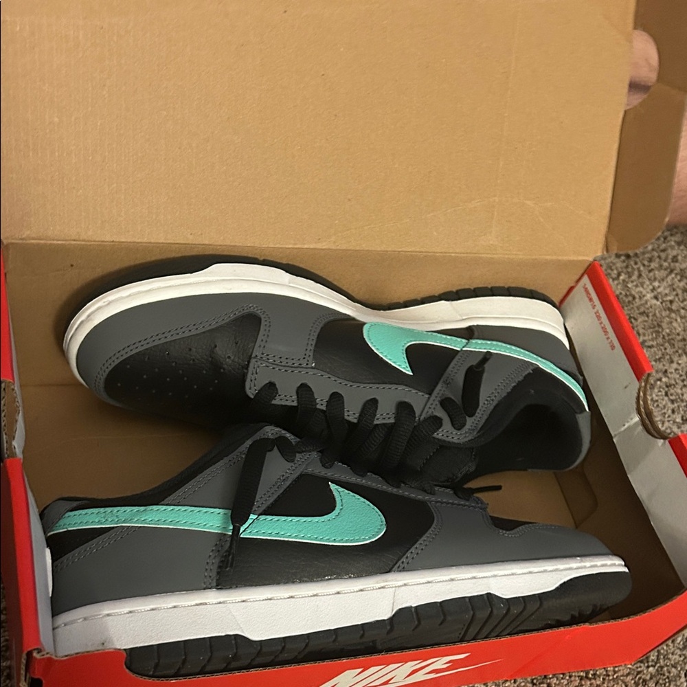 Nike Dunk Low Retro Gray and green glow